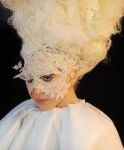 В Париже идёт выставка, которая посвящена Леди Гага 