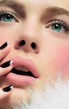 Остаться без макияжа - одна из современных женских фобий 