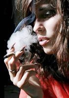 Курящих женщин больше в развитой стране