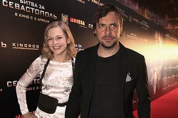 Евгений Цыганов бросил беременную жену и 6 детей ради актрисы Юлии Пересильд