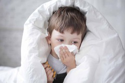 Как лечить простуду у детей