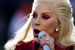 Леди Гага подвинула Бейонсе в мюзикле «Звезда родилась»