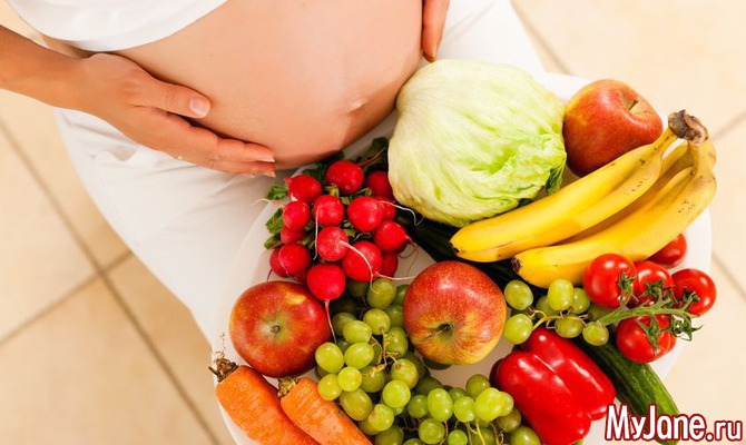 Как правильно питаться беременной женщине в каждом триместре?