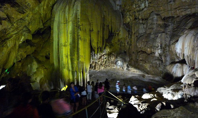 Места, где надо обязательно побывать. Новоафонская пещера. Абхазия