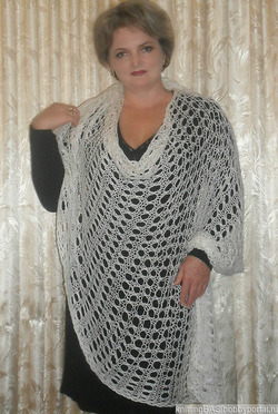   .   .Knitted stole with crochet hook. Author Elena Bass.