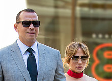 Более спортивных достижений Алекса Родригеса прославил роман с Дженнифер Лопес. Ни один выход влюбленных не остается незамеченным. фото