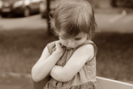Застенчивость у детей: как помочь ребенку?