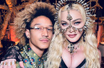 Мадонна разместила в сети фотографии с вечеринки в честь своего дня рождения