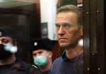 Алексей Навальный был приговорен к 3,5 годам колонии