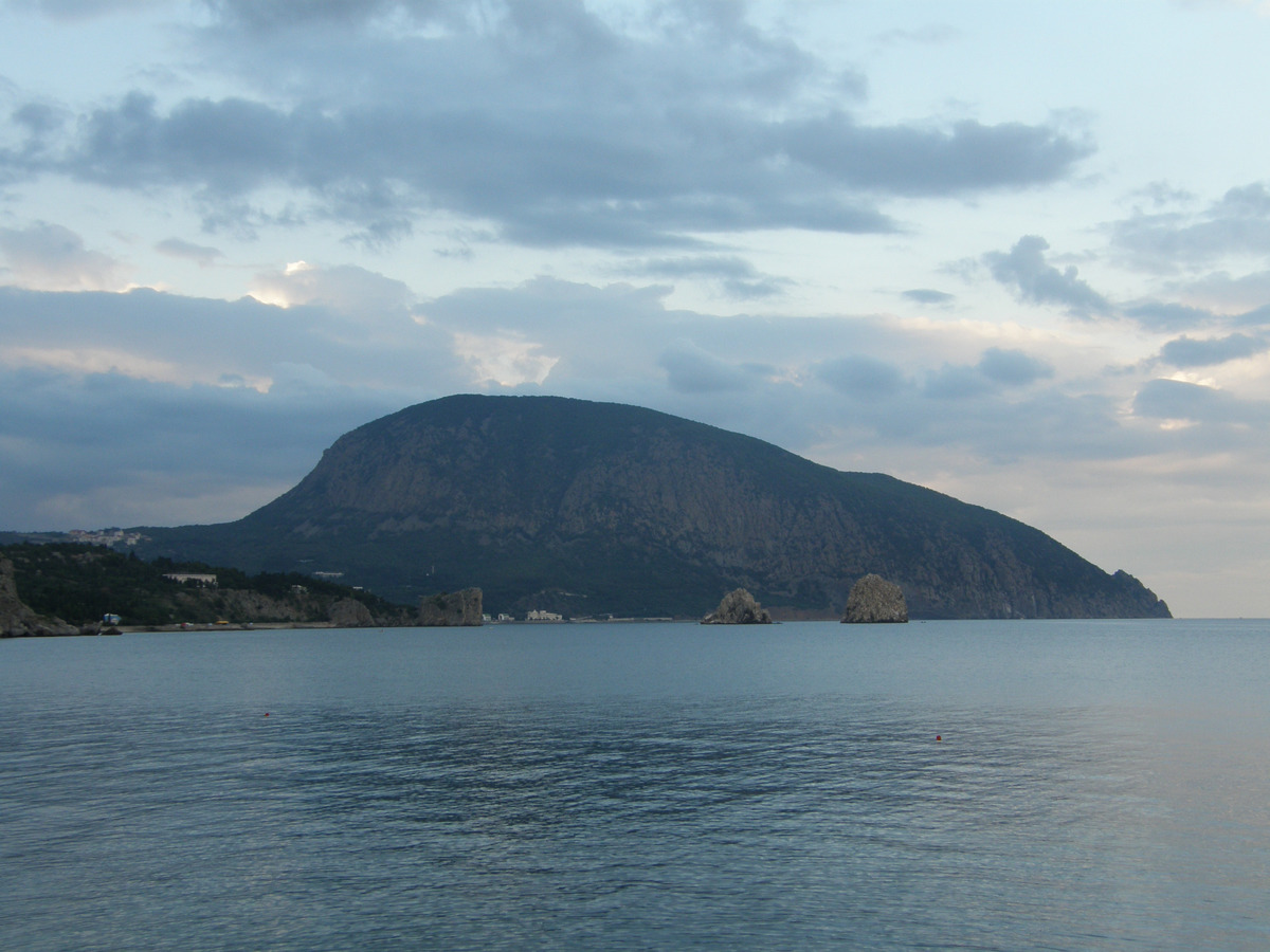 гора медведь камень