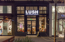 Lush закроет в России треть магазинов и уволит почти половину сотрудников