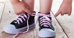 Что делать со шнурками, чтобы не развязывались в неподходящий момент