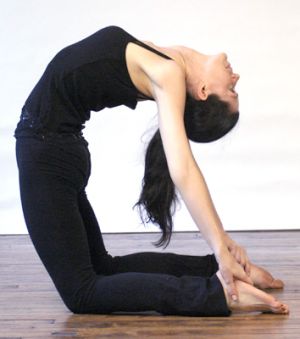 Упражнения йоги при ангине